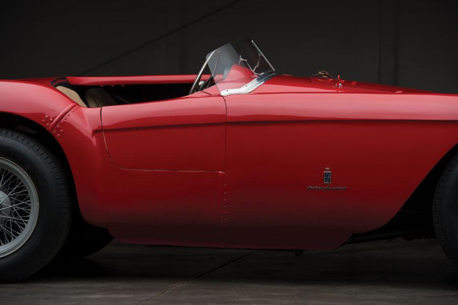 Детали экстерьера Ferrari 500/735 Mondial Spyder (0448MD) 1954 года  (фото 11 из 21)